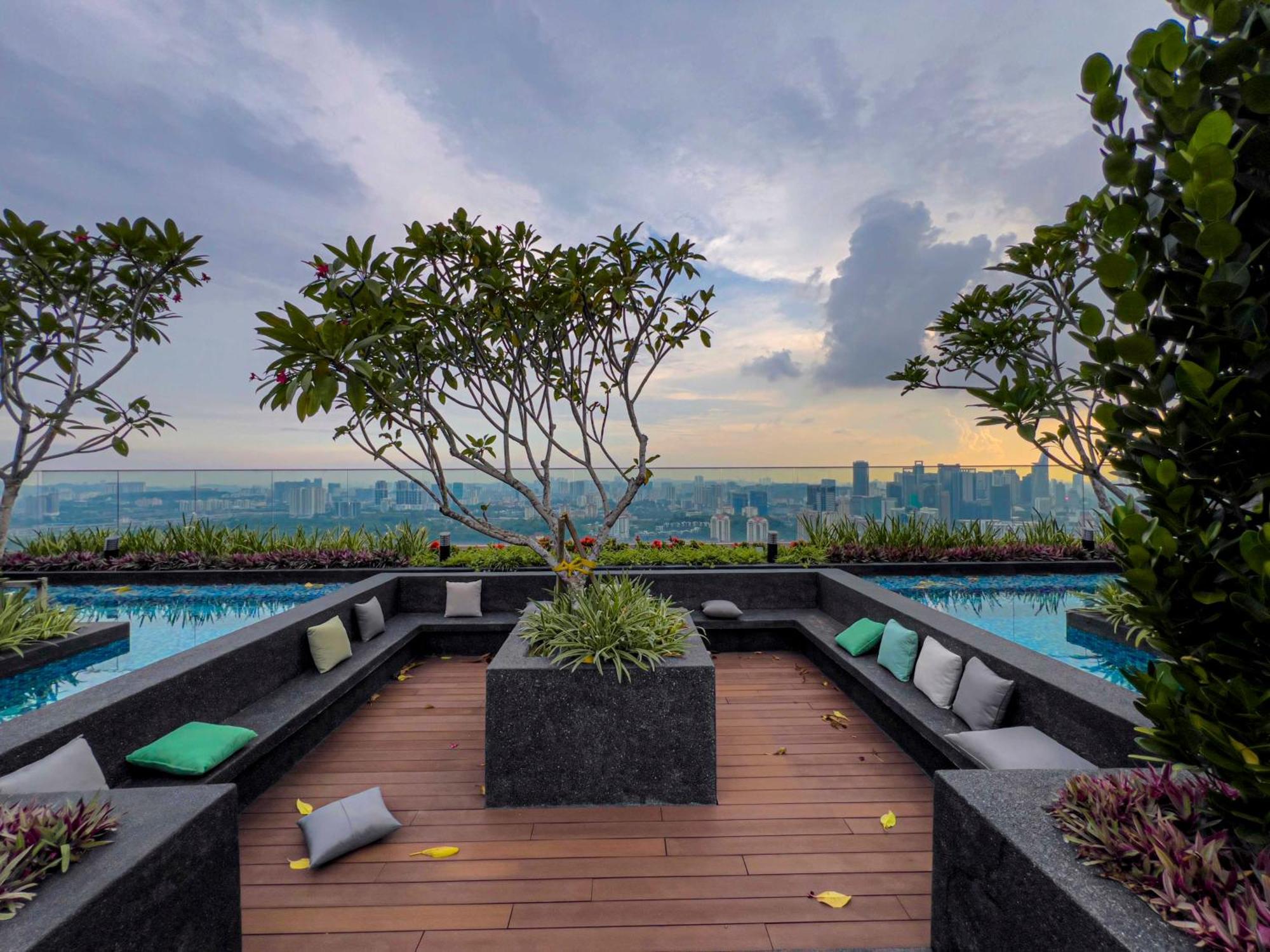 Sky Pool Kl Sentral - Riveria Apartment *